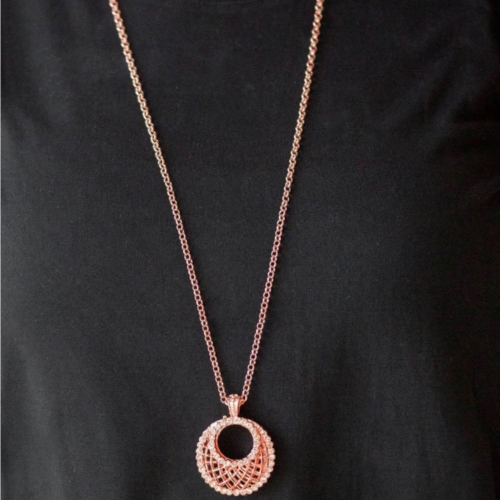 NEW Vintage Boutique Rose Gold Diamond Rhinestone Victorian Pendant Necklace